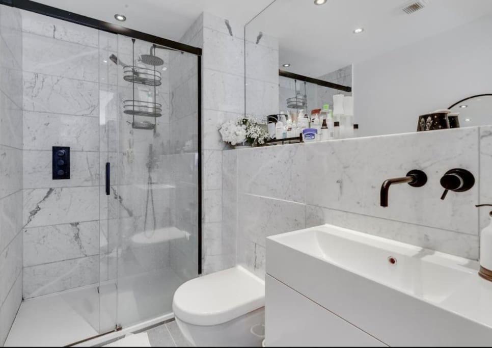 Chelsea Harbour Apartment Лондон Екстериор снимка